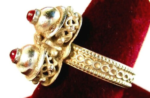 VINTAGE 925 ST. SILVER RING, STUDDED WITH RUBIES, Size Q - Picture 4 of 6