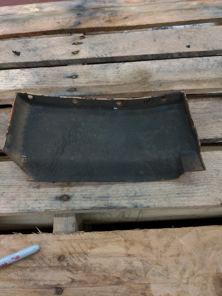 Cadillac Deville Fleetwood 1977 1978 1979 fabricante original guardabarros delantero izquierdo relleno plástico Foto 3 de 4