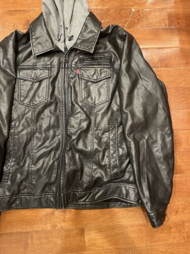 Levi's Jacket Mens XL Faux Leather Hoodie Full Zip Black Gray Quilted Lining - Picture 3 of 14