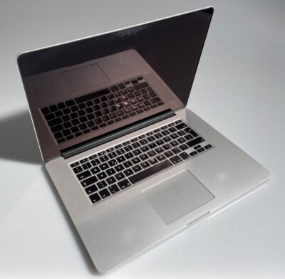 Apple MacBook Pro Retina 15,4  i7 2,2 Ghz 256 GB 16 GB 2015 DEFEKT #F02