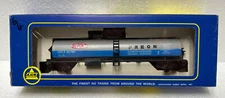AHM HO SCALE DUPONT Freon Single Dome Tanker Car UTLX 85780  5297 B NOS