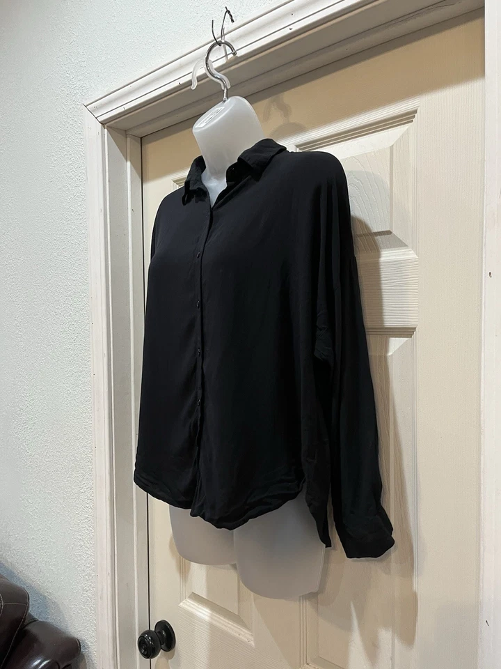 Блузка женская Ambiance большая на пуговицах черная с длинным рукавом карман футболка - Изображение 2 из 4