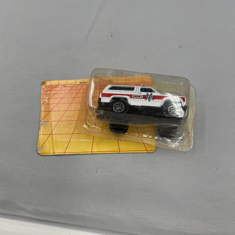 Matchbox 1983 CHEVY BLAZER 4x4 Sheriff (White Red, 1986) MB50 1:64 - Read Desc - Image 2 of 4