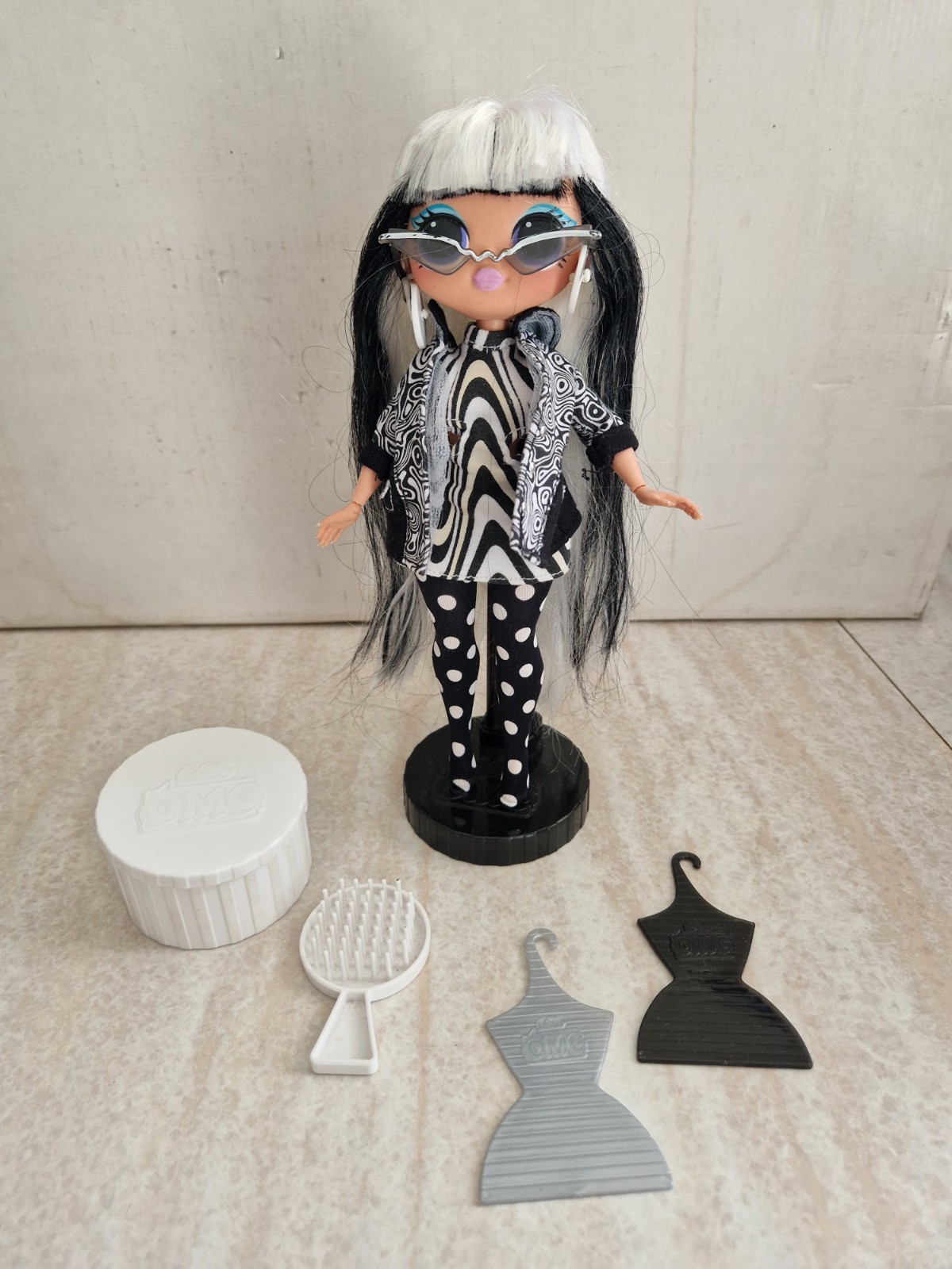 Mga – Lol Remix Omg Fashion Doll