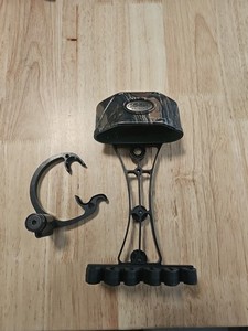 Mathews T5 Quiver Realtree Camo