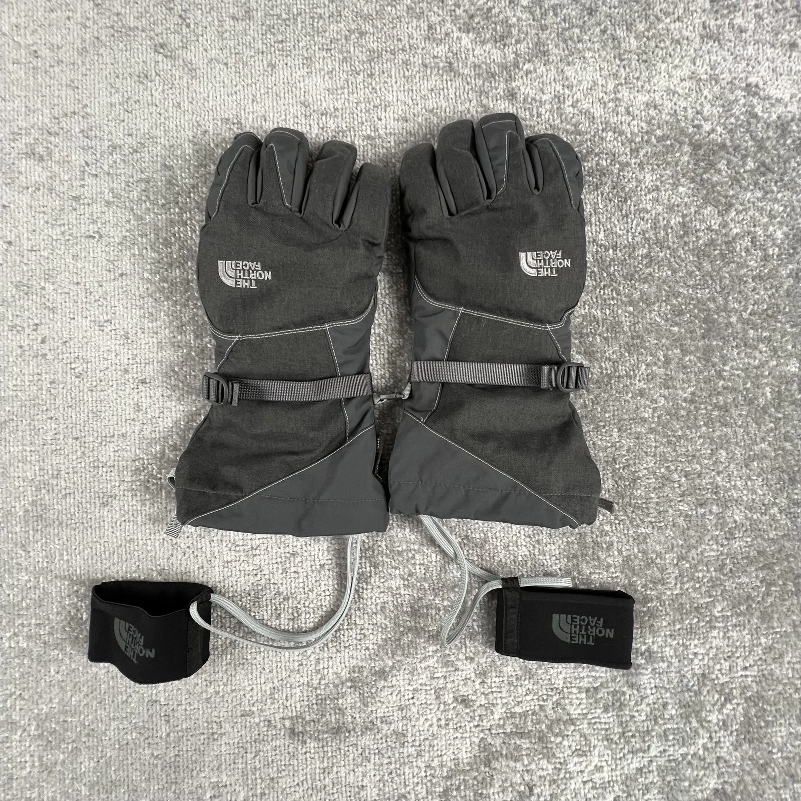 The North Face Montana Etip HyVent Gloves Mens Medium Gray Ski SnowBoard Winter
