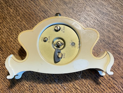 Reloj de escritorio/manto Westclox 12120 años 50 acabado crema cuerda manual funciona hecho en Tiawan - Imagen 4 de 6