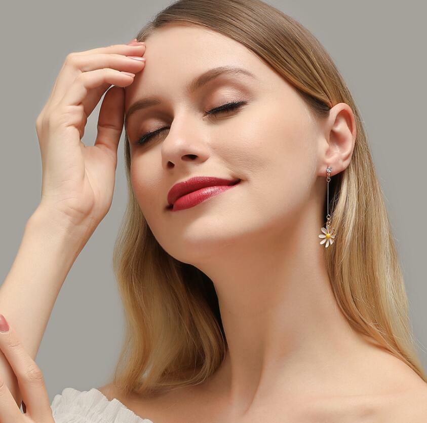 White Yellow Flower Chrysanthemum Daisy Gold GP Long Chain Dorp Dangle