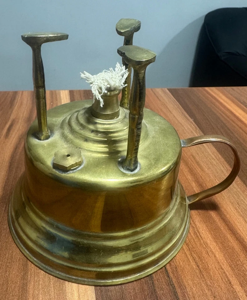 Cafetera turca egipcia hecha a mano de latón (quemador de alcohol) sin olla Foto 2 de 4