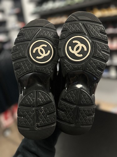 38EU/8US - Chanel Entrelazado CC Logo Gamuza Tenis Negros Entrenadores SIN Suela - Imagen 17 de 17