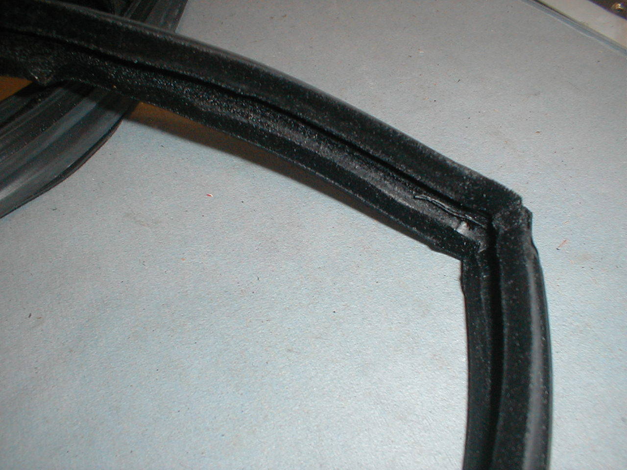 Maserati Biturbo DOOR GLASS CHANNEL SEAL Weatherstrip 2 Door Coupe Ghibli II