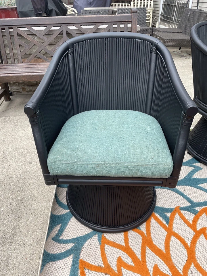 MESA MCGUIRE BAMBÚ RATÁN CON 5 SILLAS GIRATORIAS Foto 2 de 4