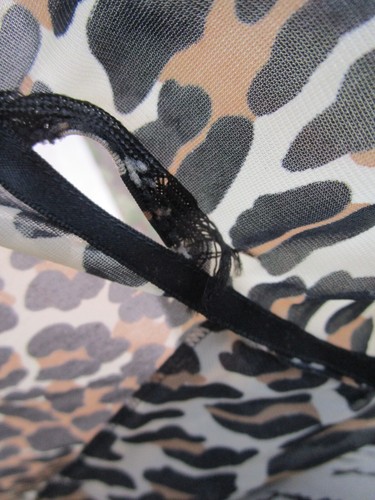 Vintage Vanity Fair Size 38 M Leopard Print Knee Length Dressing Robe semi sheer - Picture 9 of 9