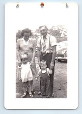 Old Vintage Photo MAN WOMAN BOY GIRL CLASSIC CAR ORIGINAL SNAPSHOT PICTURE