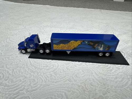 Matchbox Collectibles Labatt Blue MACK CH600 Tractor Trailer - Picture 3 of 9