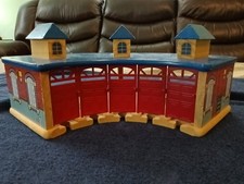 Thomas the Tank Engine Wooden Railway Tidmouth Station Roundhouse Train Shed