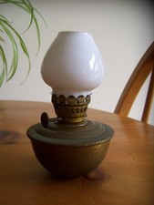 BRASS KELLY OIL LAMP+SHADE-GC (A)