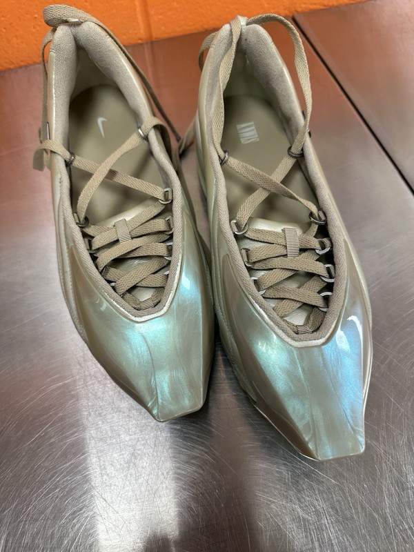 Nike KNWLS Air Max Muse Ballet Beige Chalk Iridescent Women's Size 9 II3669-200⁠