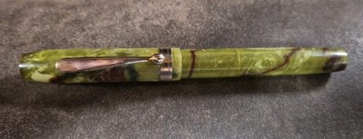 Old Vintage Jade Green Fountain Pen Unmarked 14k Plated Nib