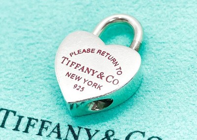 Tiffany & Co. Return to Tiffany Rot Emaille Text Herz Schloss Charm Anhänger Silber
