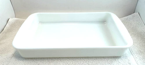 VTG Pyrex 232 White Milk Glass Oblong Oven Baking Dish 11.75 x 7.5" x .75" NICE
