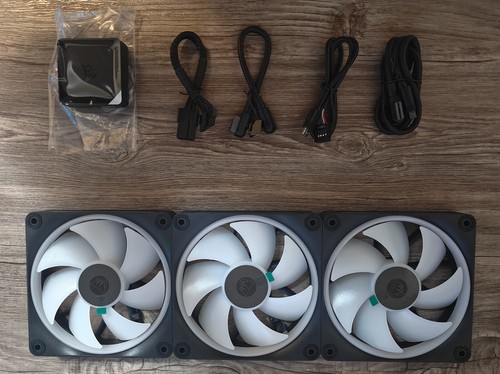 CORSAIR - CUE LINK LX120 RGB 120mm PWM Fans Starter Kit (3-pack) - Black - Afbeelding 2 van 5