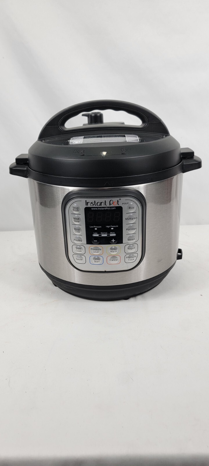 Instant Pot IP-DUO60 V3 Programmable Pressure Cooker Pot 6-QT Used Once-image