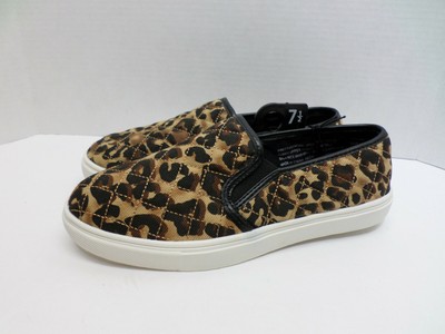 time and tru slip on canvas shoes