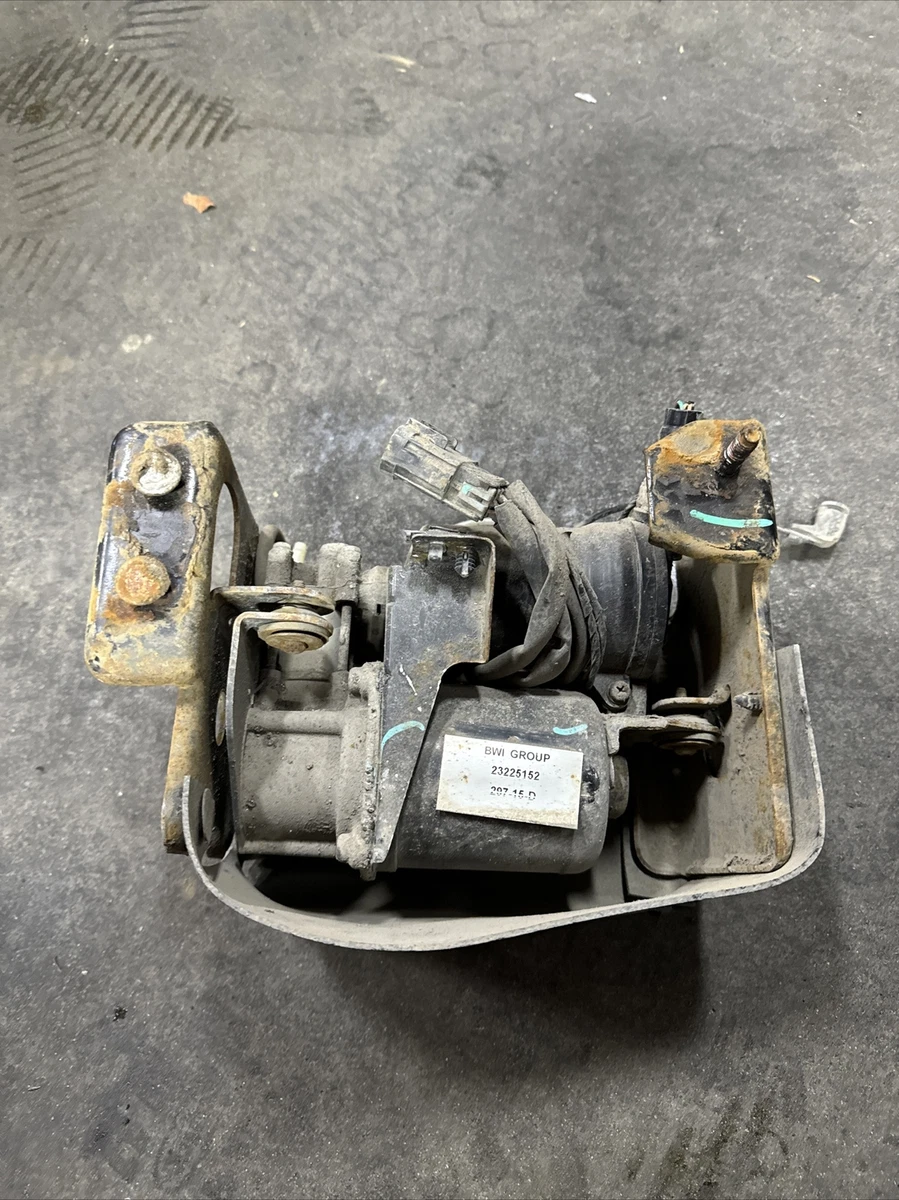 2016 GMC Yukon Denali XL Air Ride Suspension Compressor OEM 