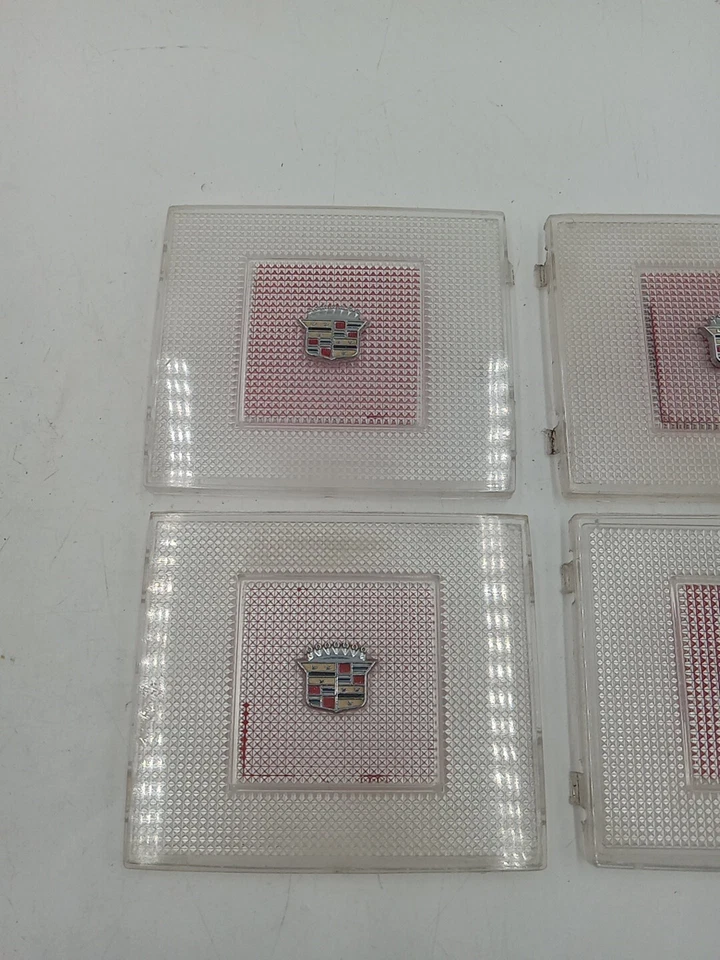 Cadillac Brougham DeVille Fleetwood 1977-92 cubierta de lente de luz de puerta interior OEM Foto 2 de 4