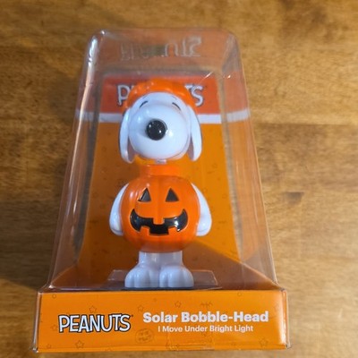 Ruz Peanuts Snoopy Solar Powered Halloween Pumpkin Bobblehead Plastic Orange