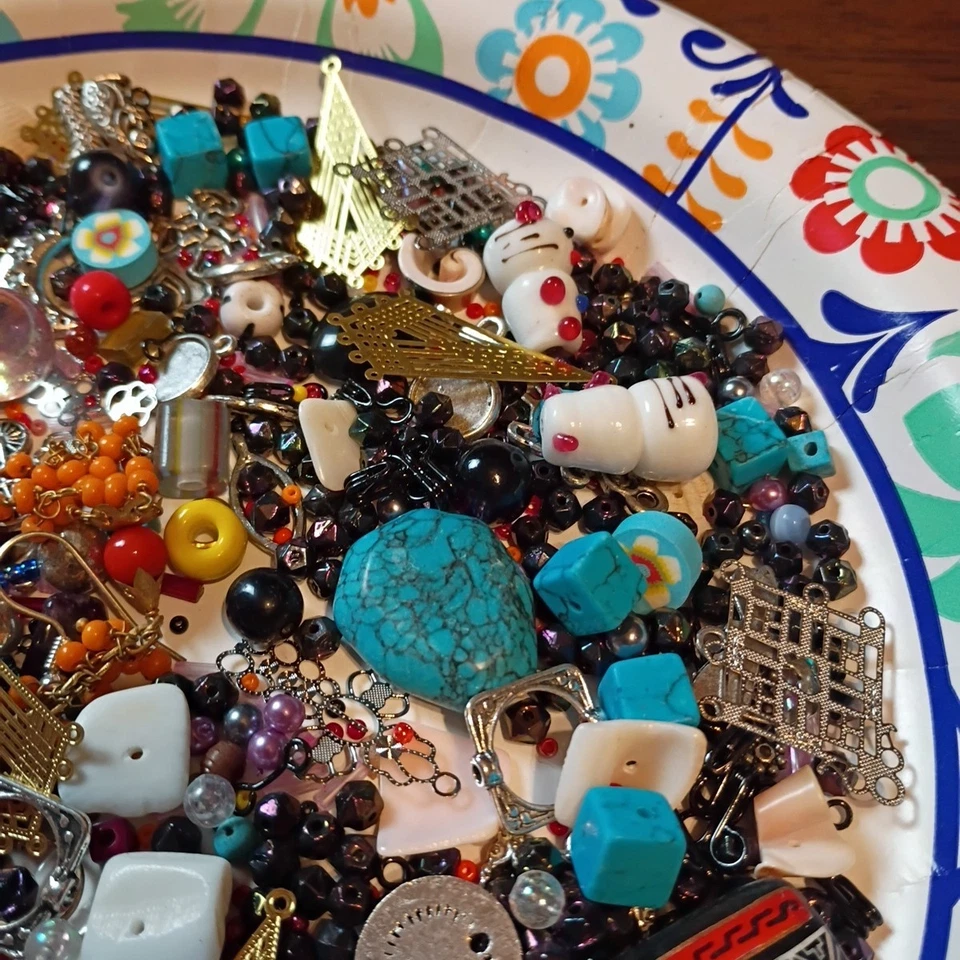 Mixed Bead Crafts Jewelry Making Variety Charms Findings Lot Scoop Variety Lot 3 - Image 4 of 4