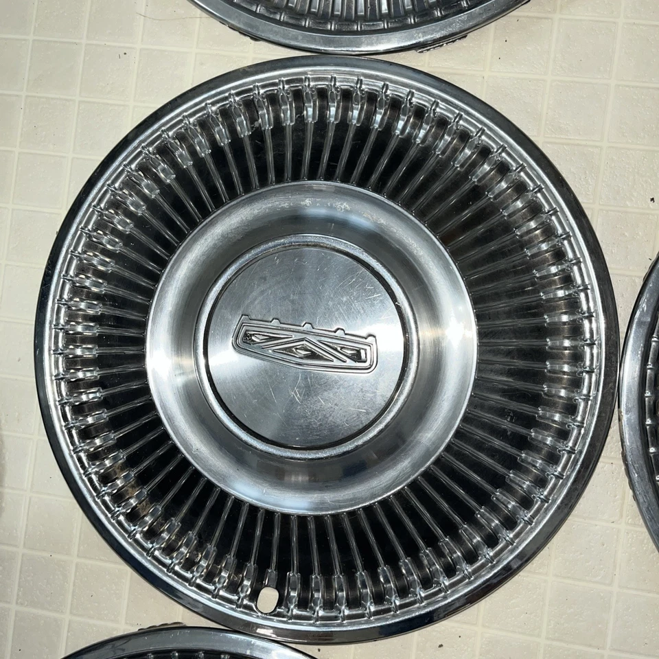 Ford Fairlane Falcon 1968 14 pulgadas cubiertas de rueda tapacubos juego de 6 OEM Foto 4 de 4