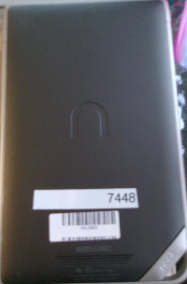 Barnes & Noble NOOK Simple Touch – WL2865 – Power Cord Included – Tested - Image 2 of 4