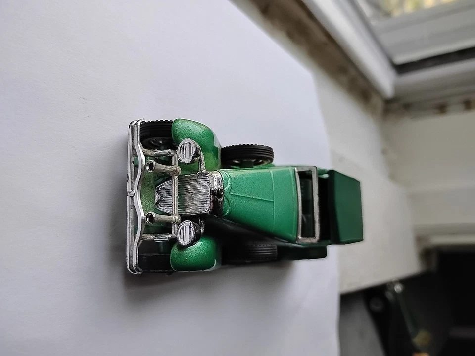 green Matchbox Models Of Yesteryear 1930 Model "J" Duesenberg Town Car 1975 Lesn - Image 4 of 4