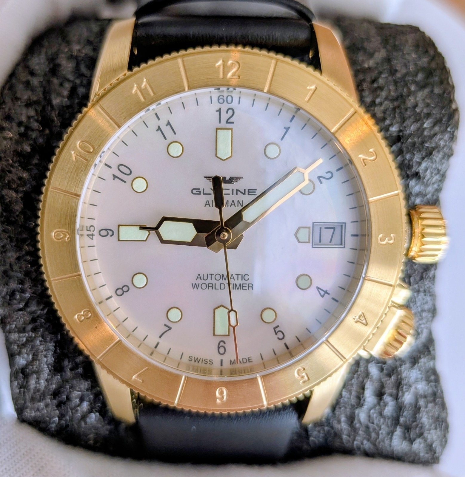 Glycine Airwoman GL0182 Automatic Mother of Pearl Dial - Signed Invicta CEO Case