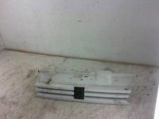 Calandre Peugeot 405