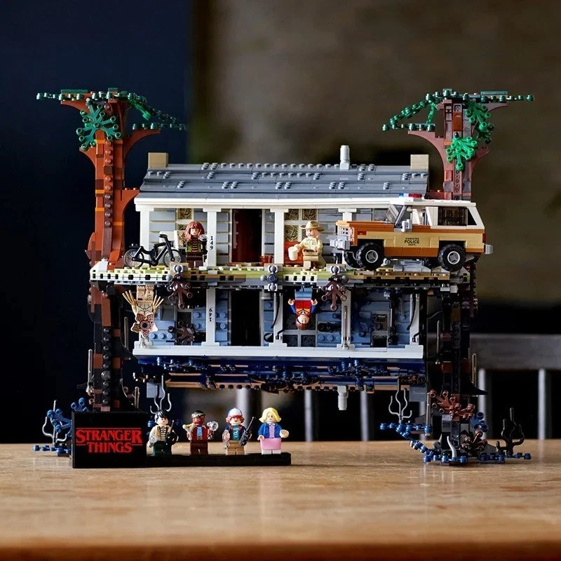 Stranger Things Upside Down 2,287pcs Building Block Set Toy for Kids Adults Gift - Image 3 of 4