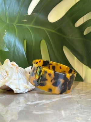 Hawaiian Design Jewelry Faux Carved Tortoise Shell Bangle Arm Cuff