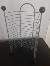 Torre de DVD/Videojuegos de Metal Vintage, Almacena Tus Cosas, Tiene Capacidad para 15, En Excelente Estado