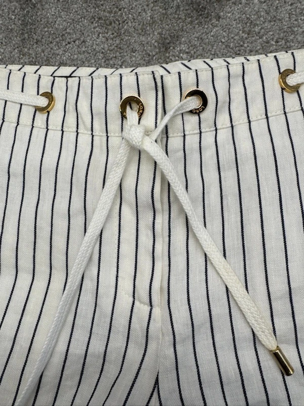 Pantalones Cortos Loro Piana de Lino para Mujer 28 Rayas Blanco Negro Dorado Ojales Cordón Foto 3 de 4