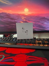 Apple AirPods 3ra generación con estuche de carga inalámbrica MagSafe ‎MME73AM/A