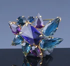 SUPERB QUALITY OLDER VINTAGE PRONG SET CRYSTALS COSTUME JEWELRY BROOCH PIN
