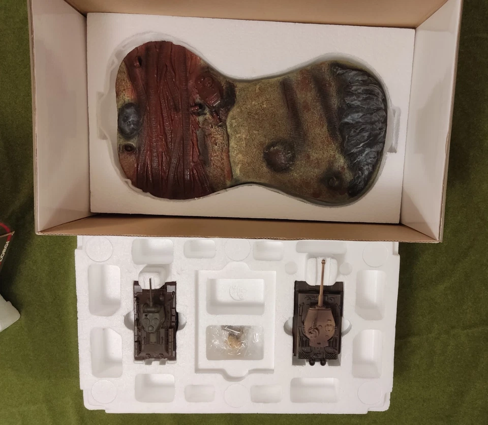 Corgi Military CC 61006 WW2 Tiger Tank + T 34/76 Tank + Kursk Diorama Mint Box - Image 3 of 4