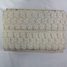 Vintage Associated Lace Corp Ivory Floral Scalloped Lace Trim 30 Yards USA Made