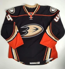 ANAHEIM DUCKS ADAM CLENDENING GAME ISSUED JERSEY SET 2 2015-16 WITH DUCKS LOA 