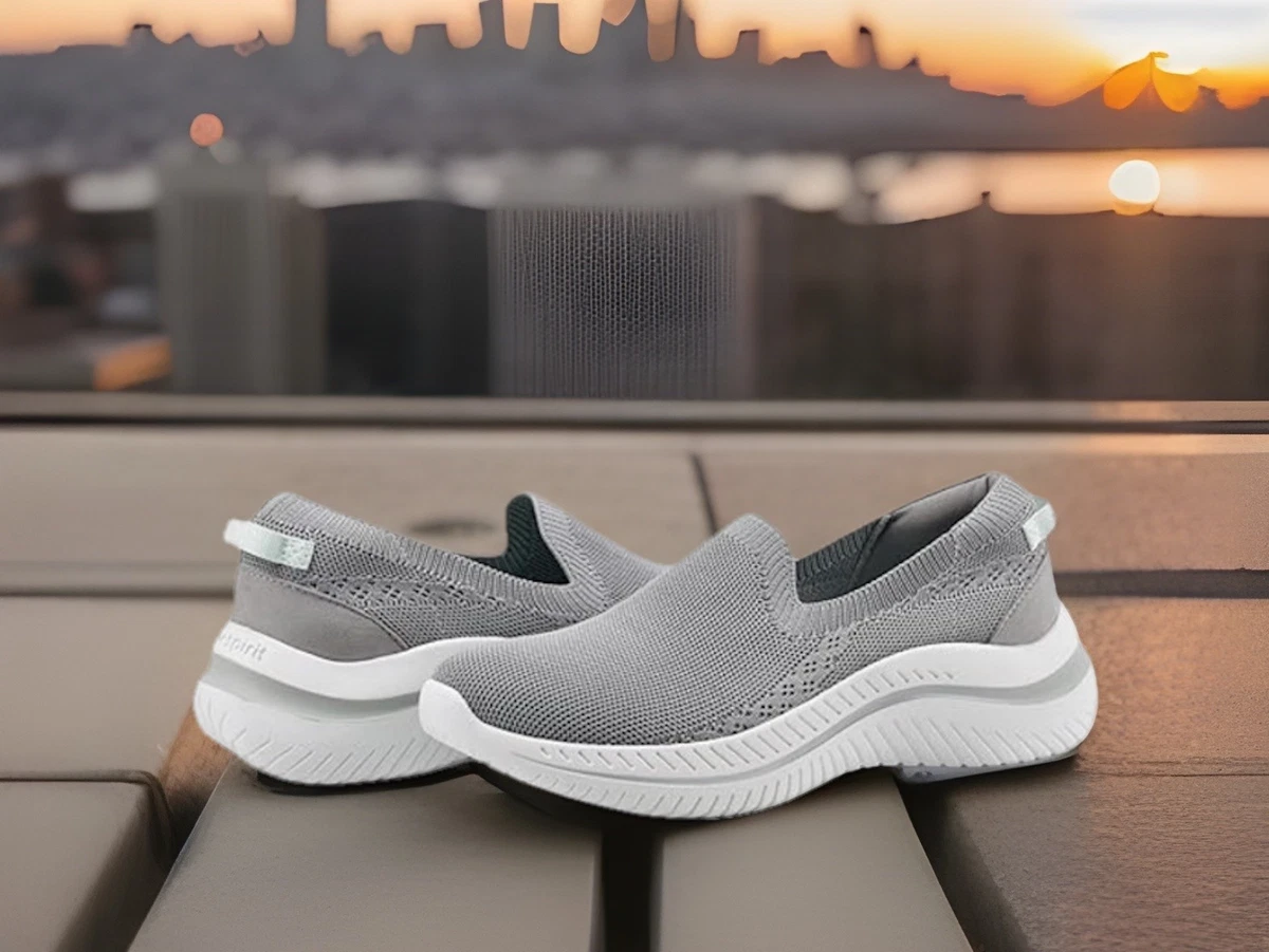 Easy Spirit Earthen Women's Slip-On Shoes Easy Spirit レディース アーゼン ウォーキングシューズ, グレー 032, 27.0 cm W