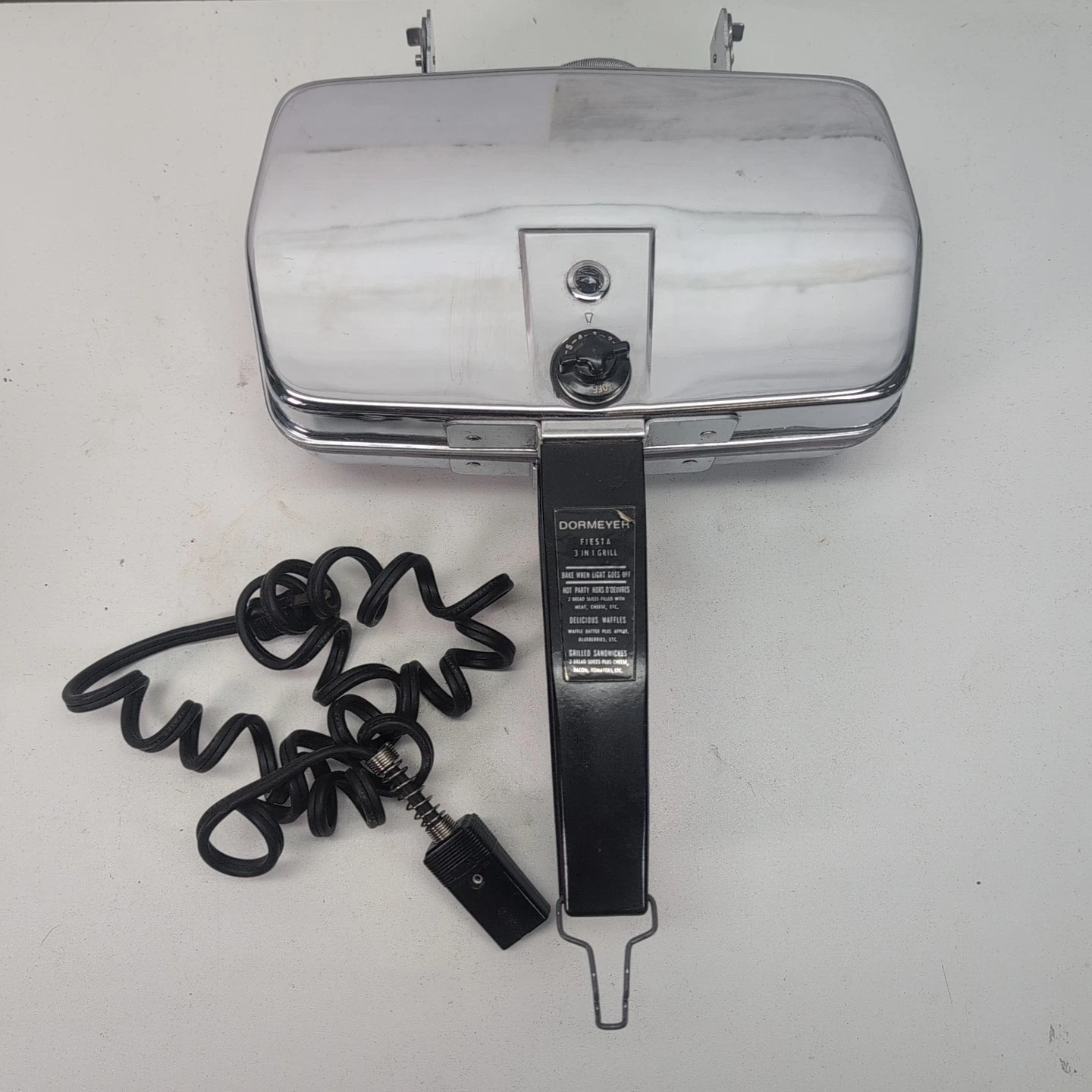 Vintage Dormeyer Fiesta 3-in-1 Grill Waffle Maker Sandwich Maker Chrome