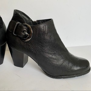 clark black ankle boots