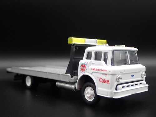1990 90 FORD COE C8000 COCA-COLA FLATBED TOW TRUCK 1:64 SCALE DIECAST MODEL CAR - Picture 4 of 7